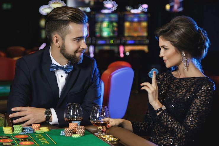 Antarmuka aplikasi mobile indonesia4d menampilkan permainan slot dan opsi navigasi